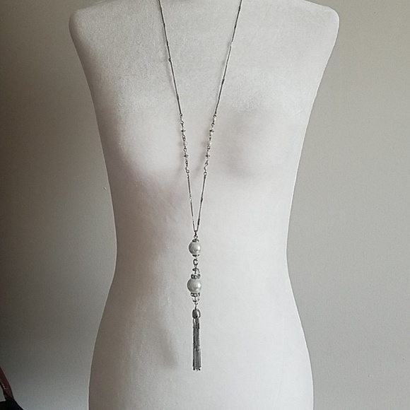 NWT WHBM Long Pearl Tassel Necklace - Picture 6 of 6